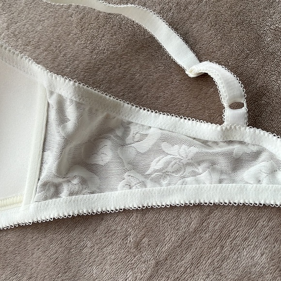 Wacoal Awareness Contour Wireless Bra 856167, Size 38B - Picture 14 of 16